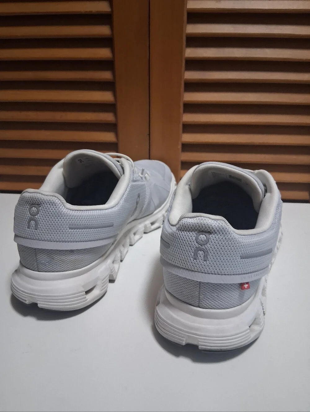 On Cloud 6 Glacier White Men's Running Shoe * Size: 9.5